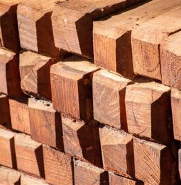 Poste Quebracho Colorado 2,20 CUADRADO 4"x4"