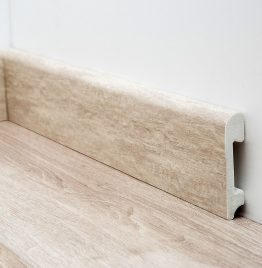 Zócalo de PVC - 1,6x7,9cm - Modelo ZC073